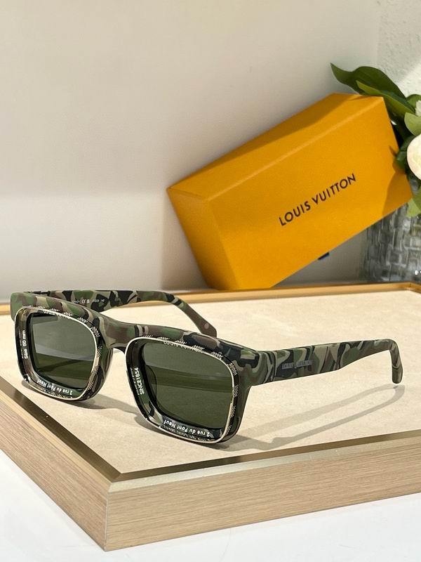 LV Sunglasses 824